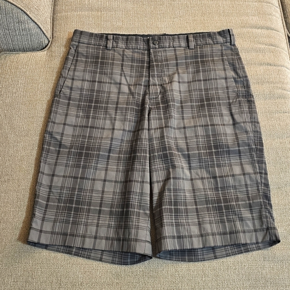 Nike Golf Tour Performance Dri-Fit Sporty Athleisure Gray Plaid Shorts Size 34